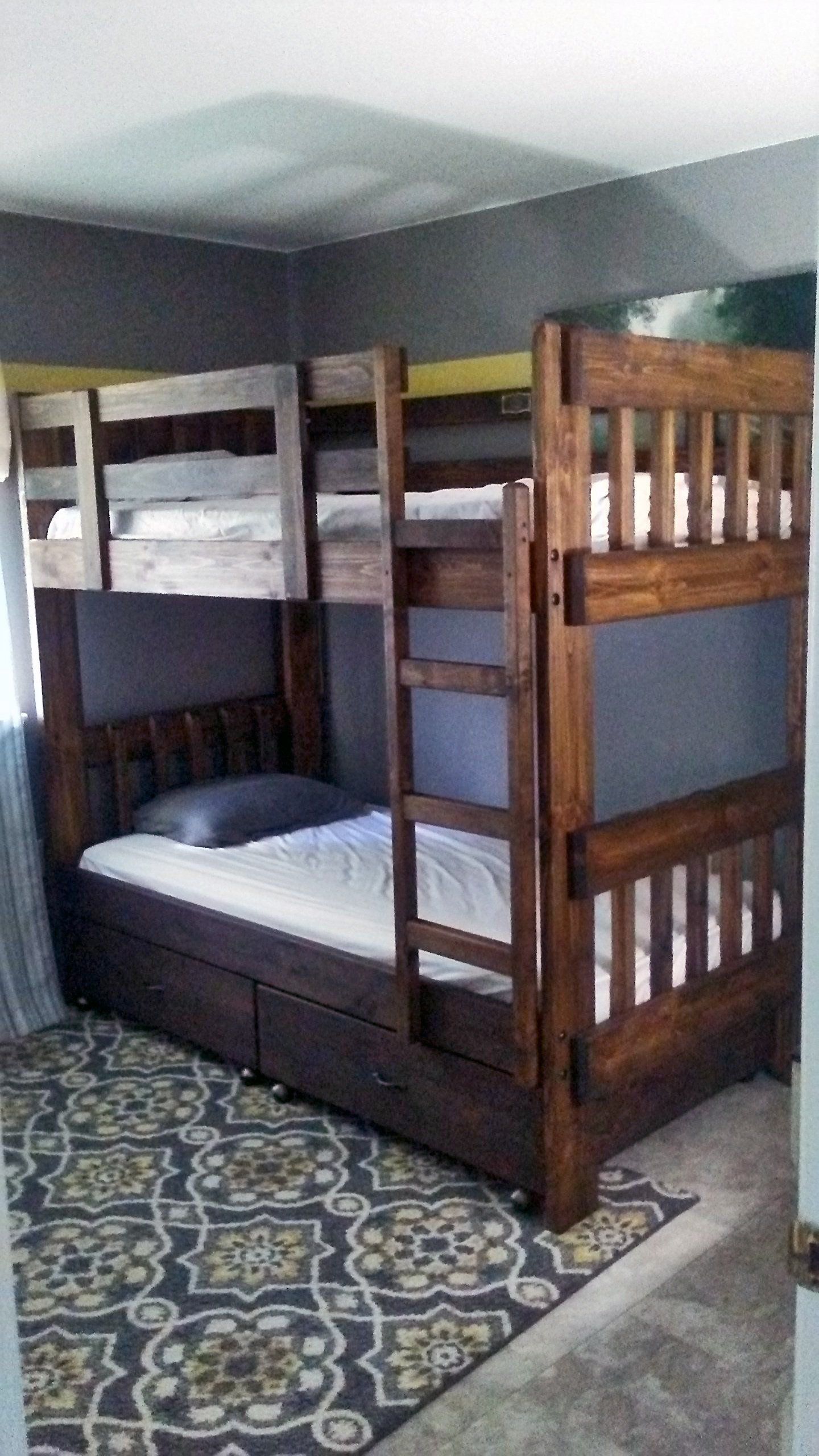 Bunk bed