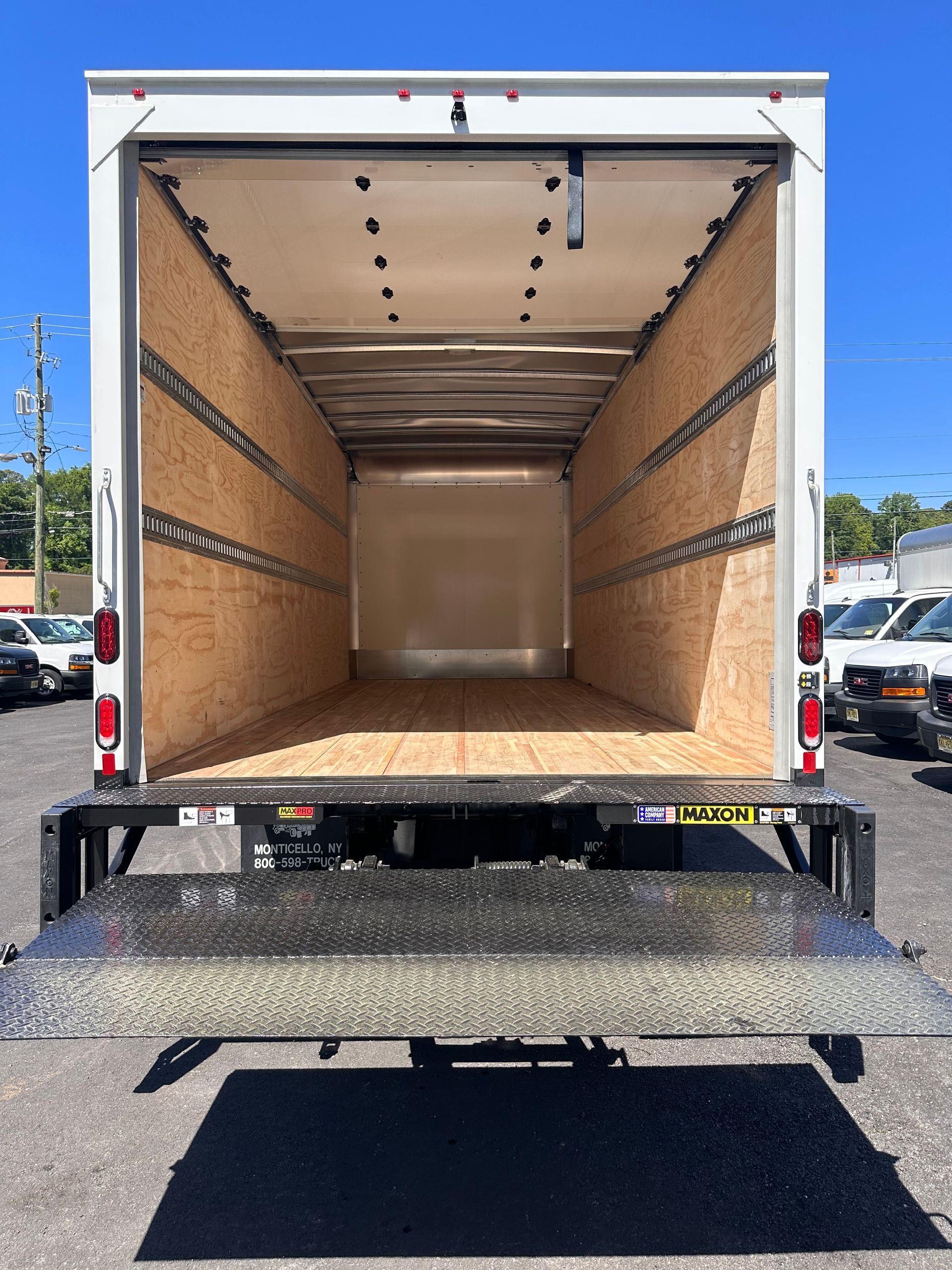 20' Box Truck