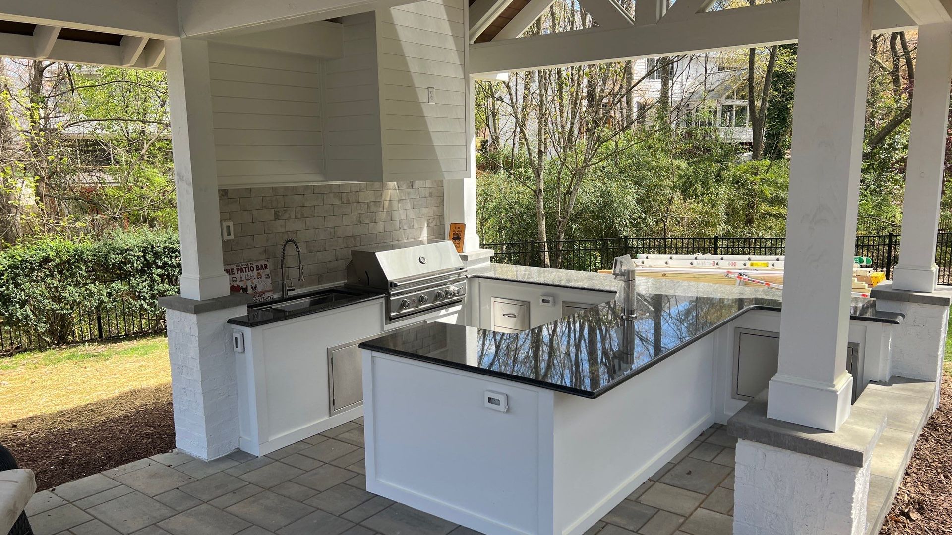 There is a large island in the middle of the kitchen