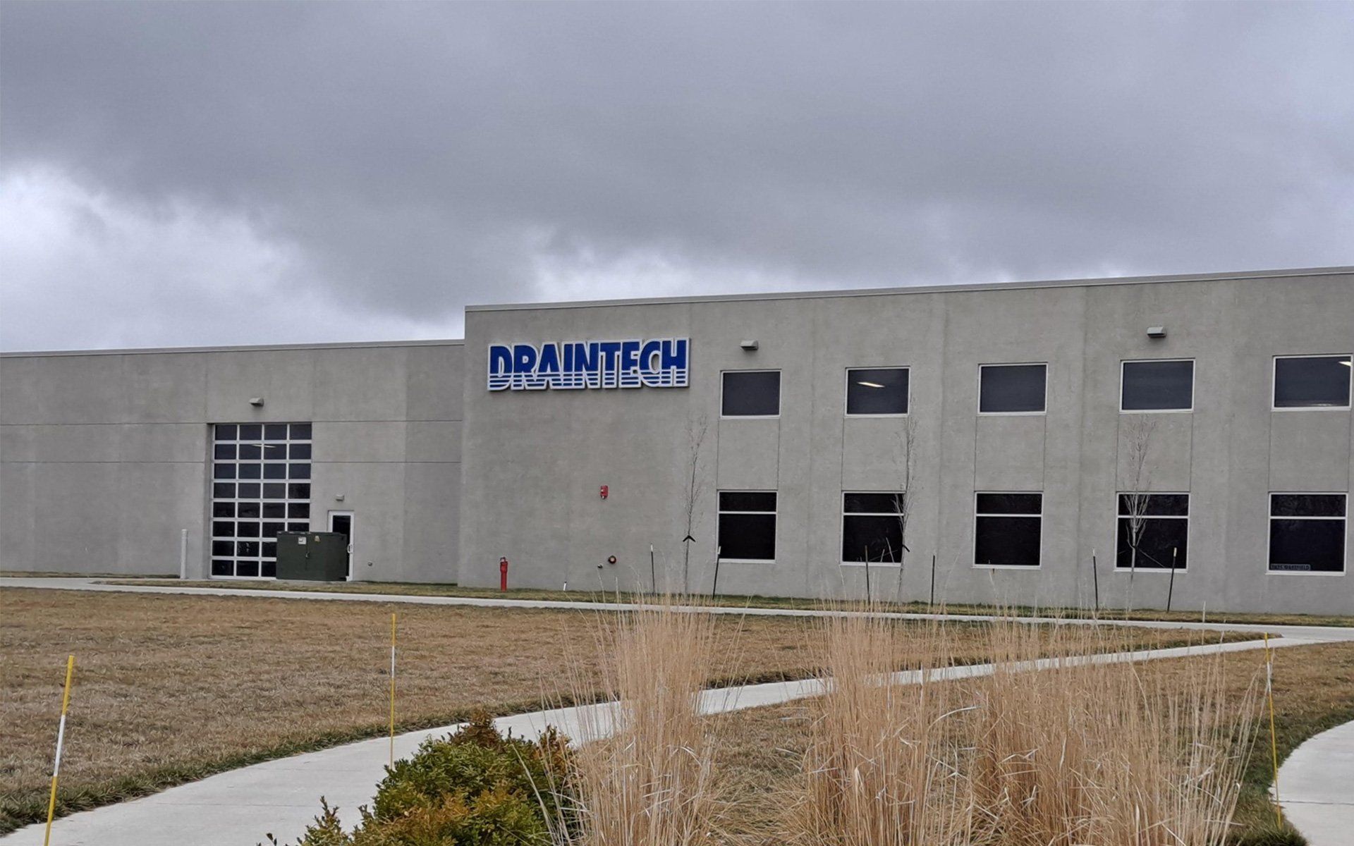 Draintech Plumbing Drain Cleaning Water Jetting -Logo