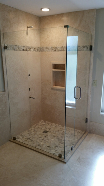 Glass shower room