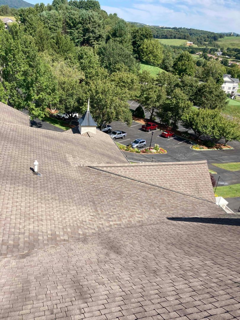 Jefferson Landing Country Club roof