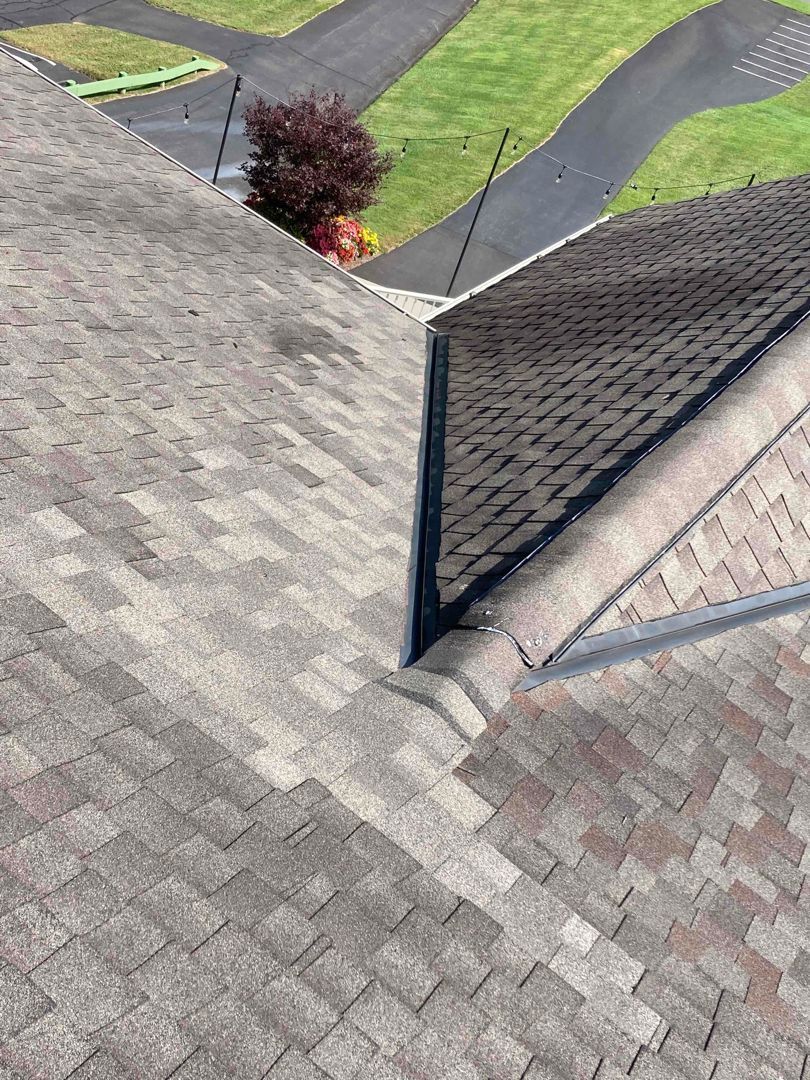 Jefferson Landing Country Club roof