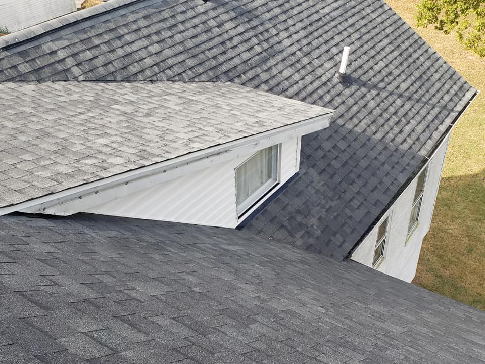 Asphalt shingles roofing