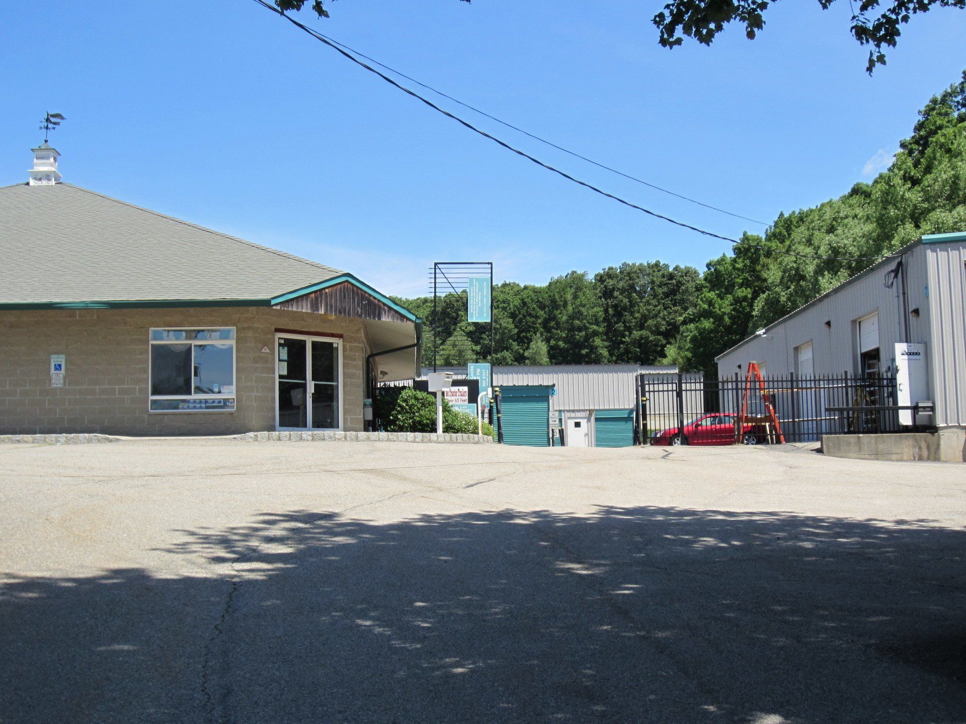 Storage unit entrance
