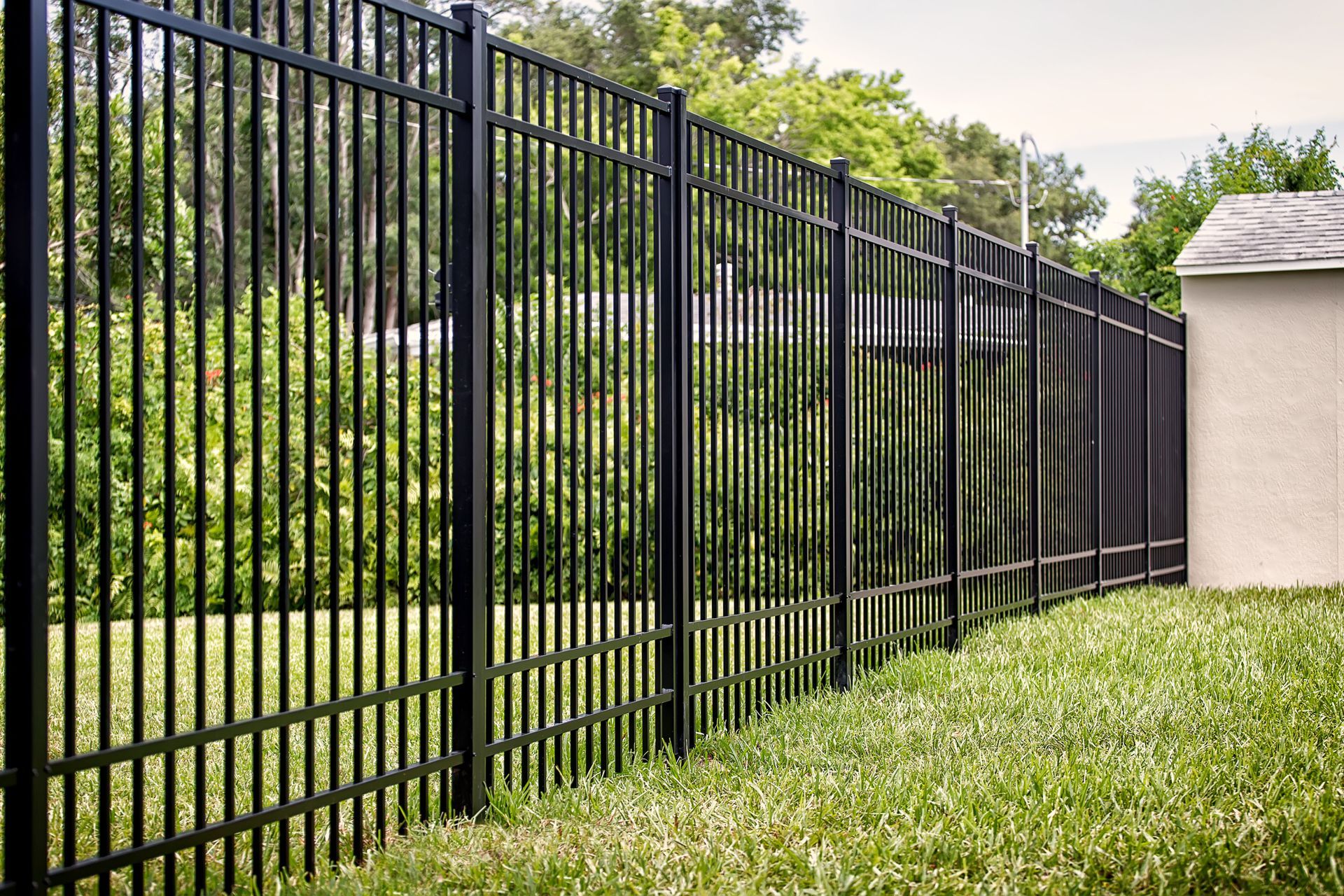 aluminum fence installation