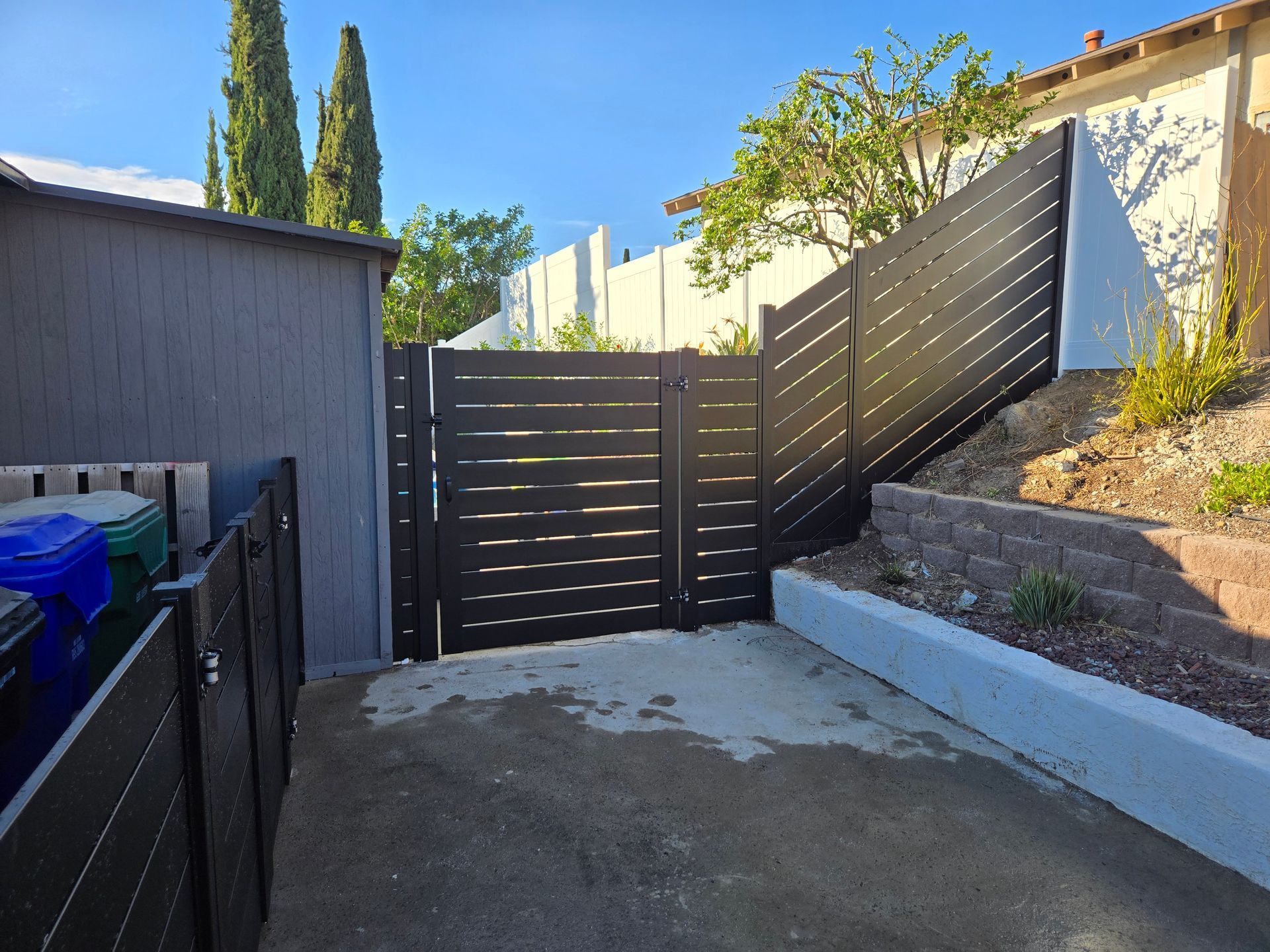 aluminum fence installation