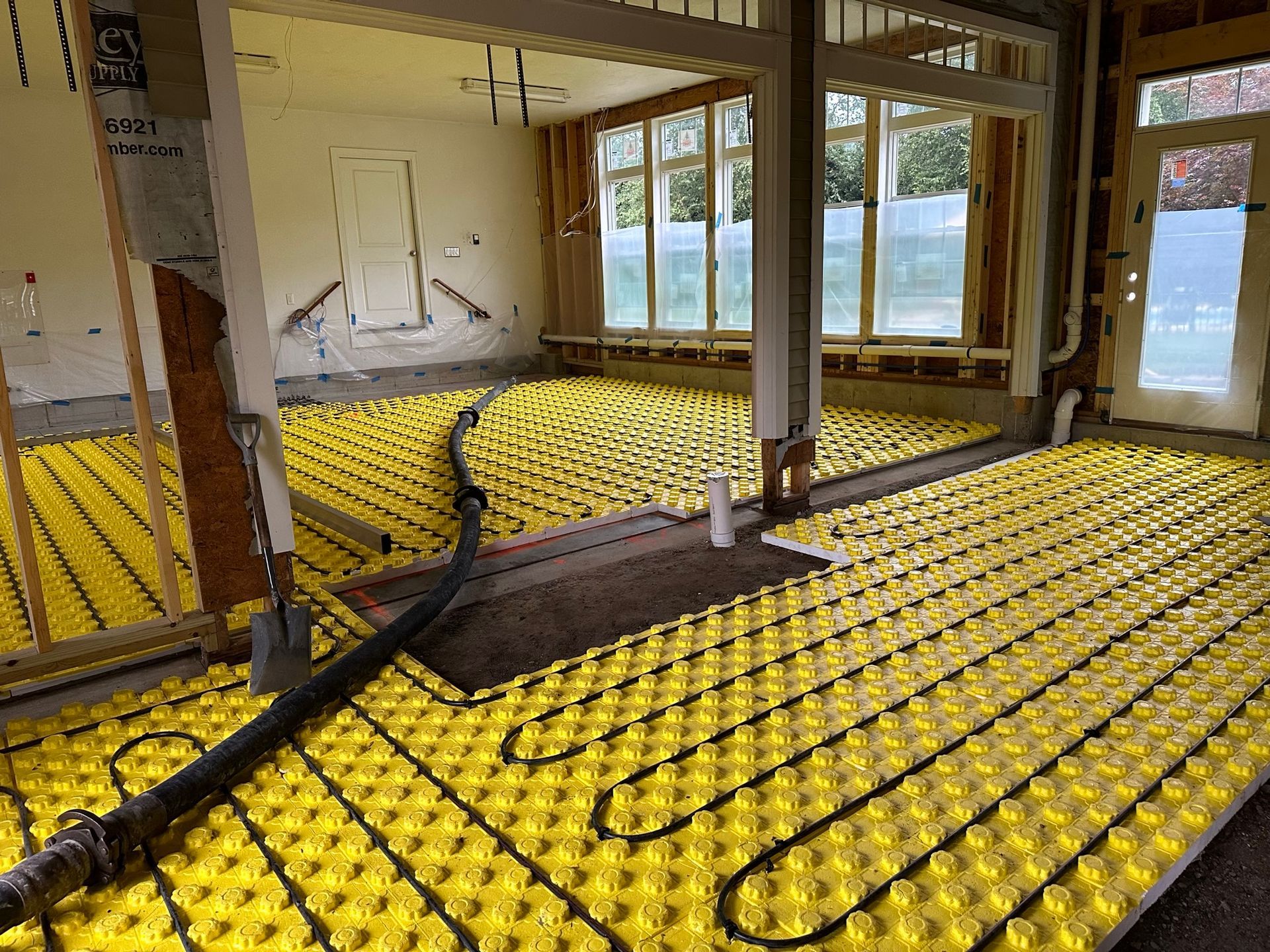 Concrete slab over radiant heat tubes