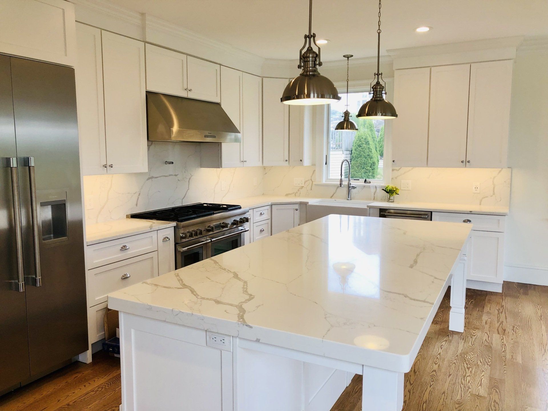 white granite kitchen countertop