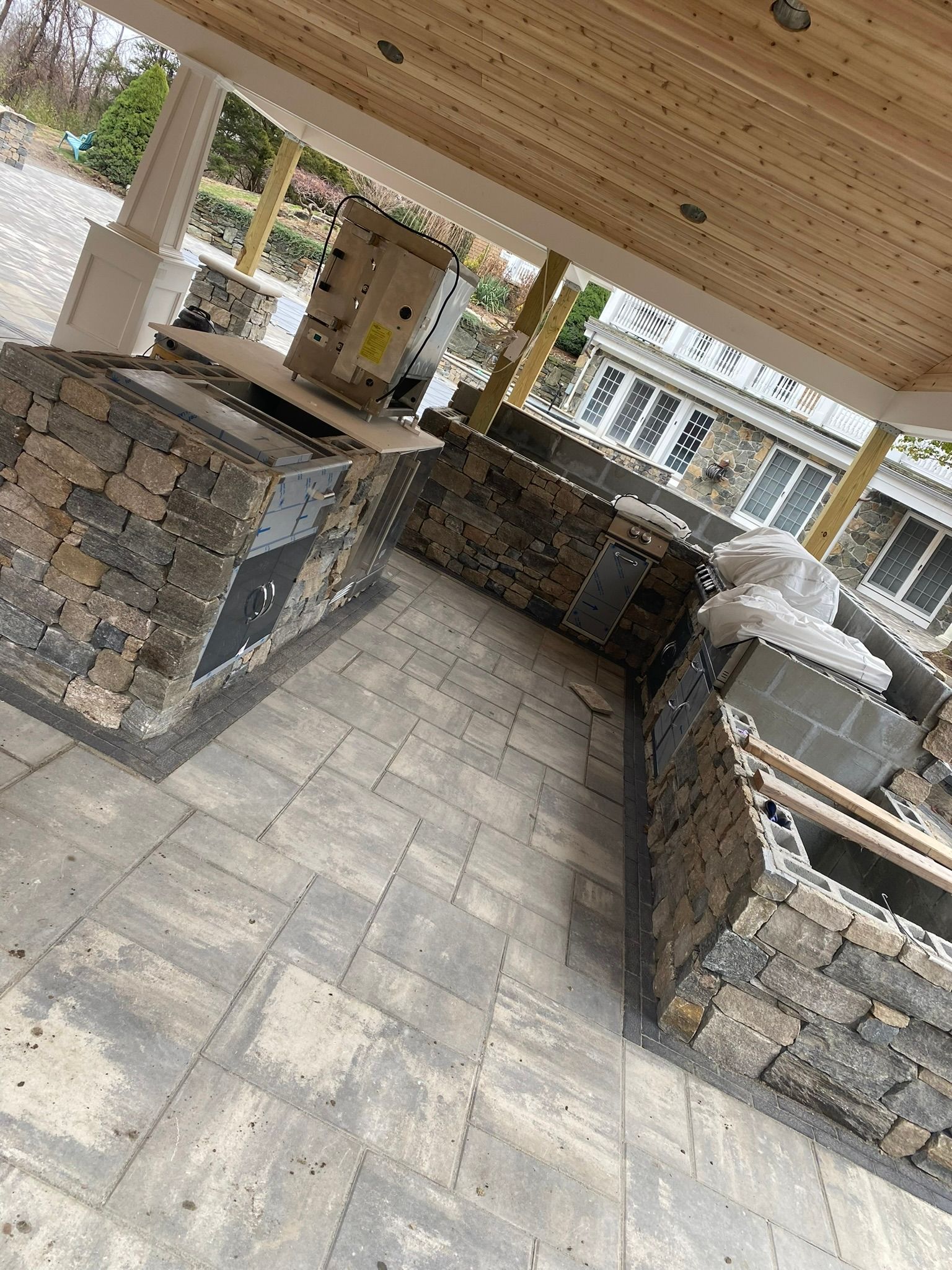 stoned outdoor kitchen