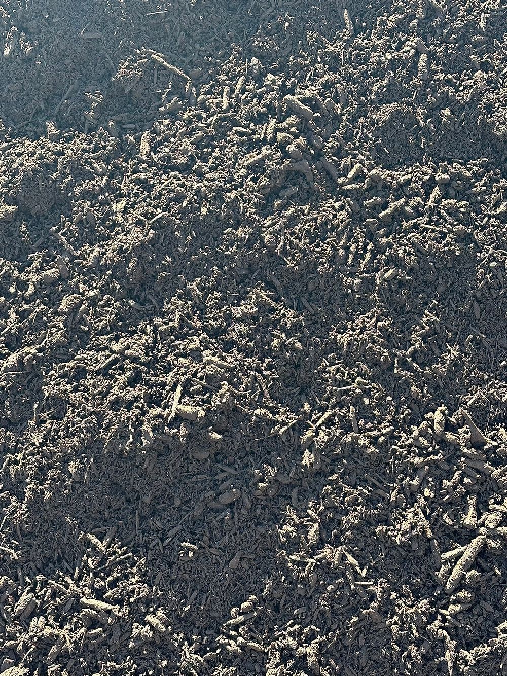 dark pine (dark brown) mulch