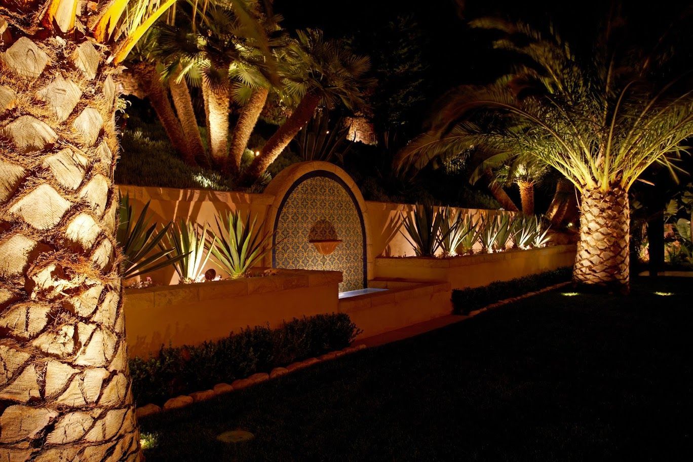 Architectural outdoor lighting