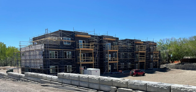 BTO Cabinet & Design