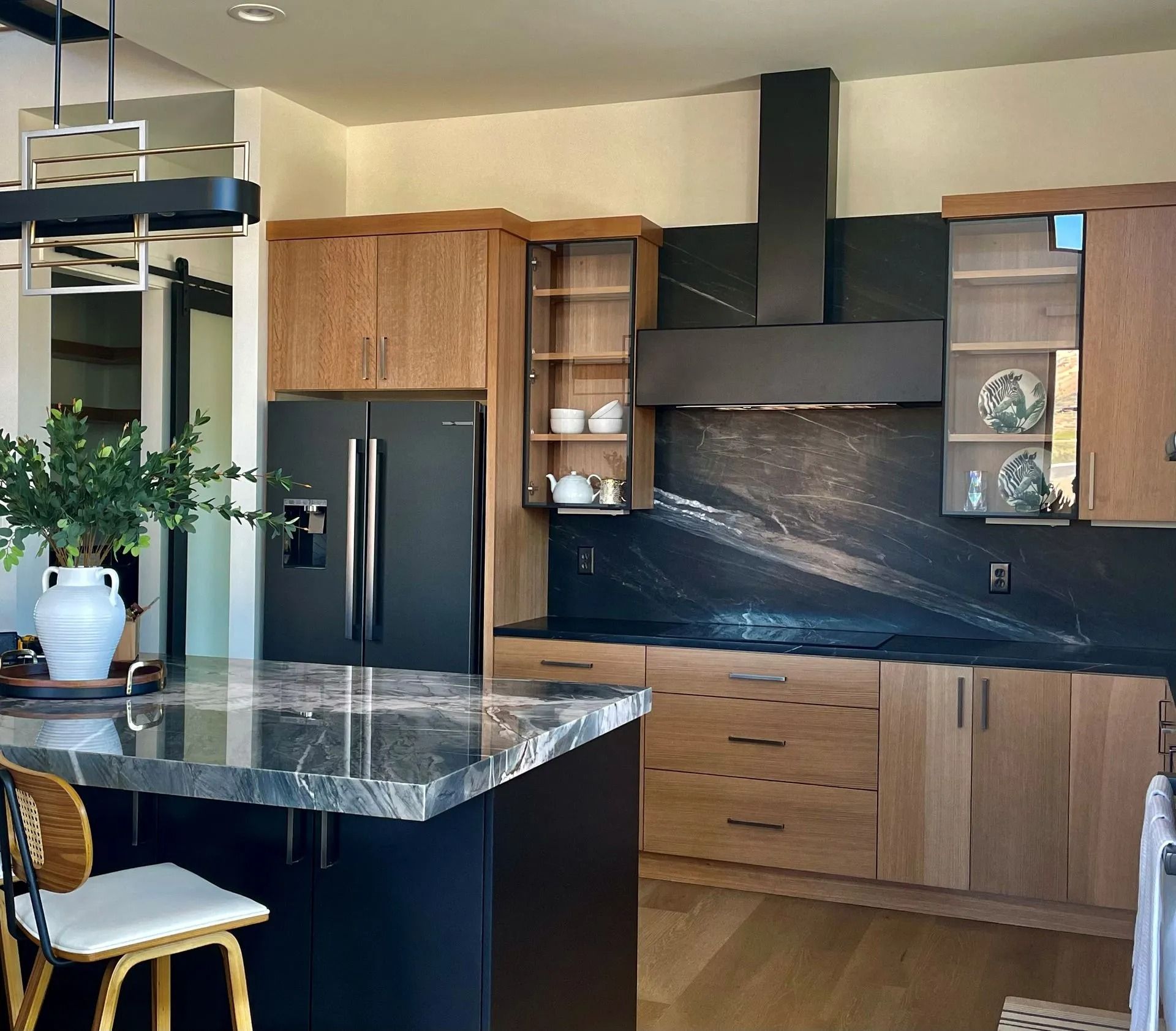 BTO Cabinet & Design