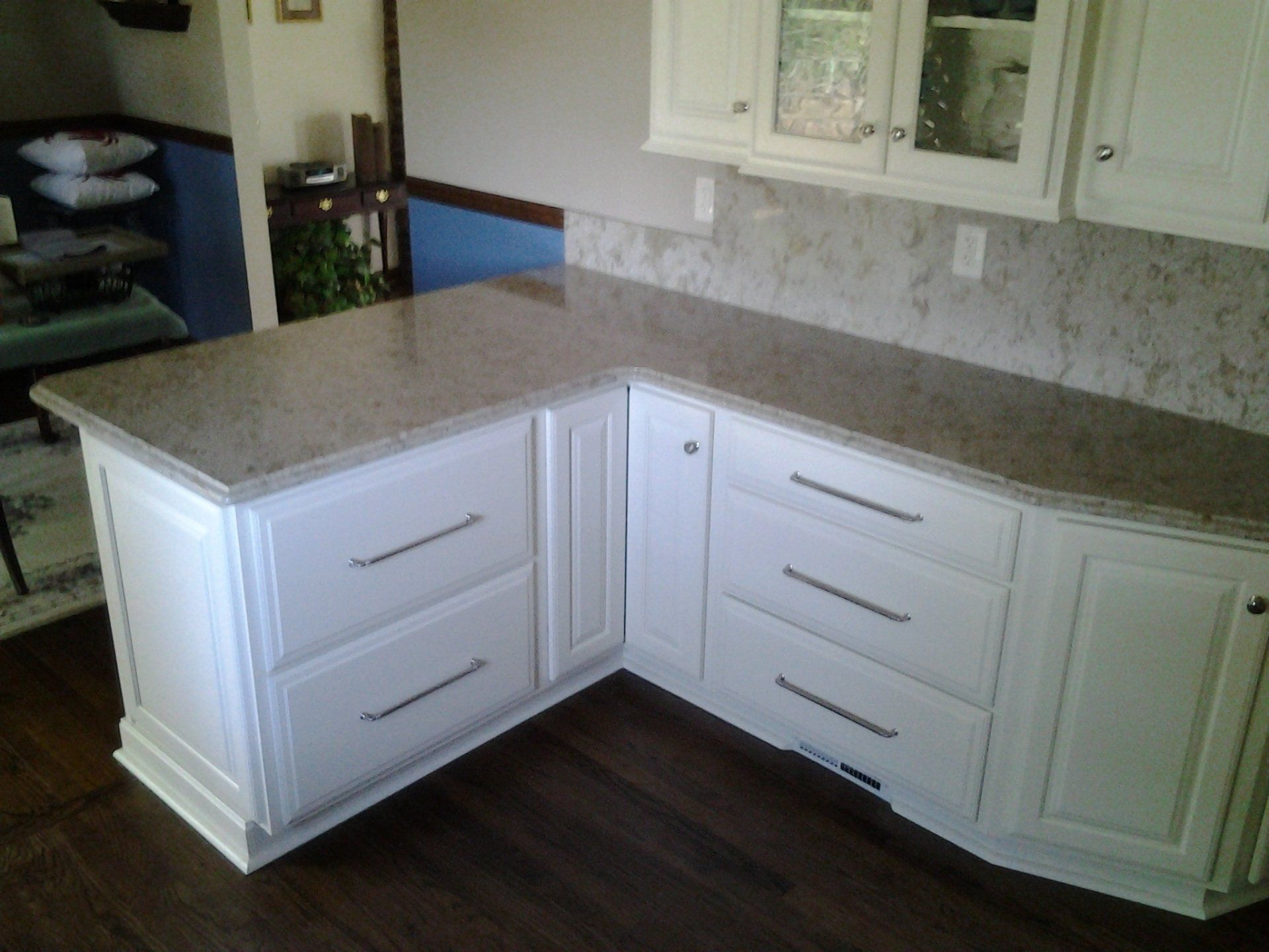 white cabinets design