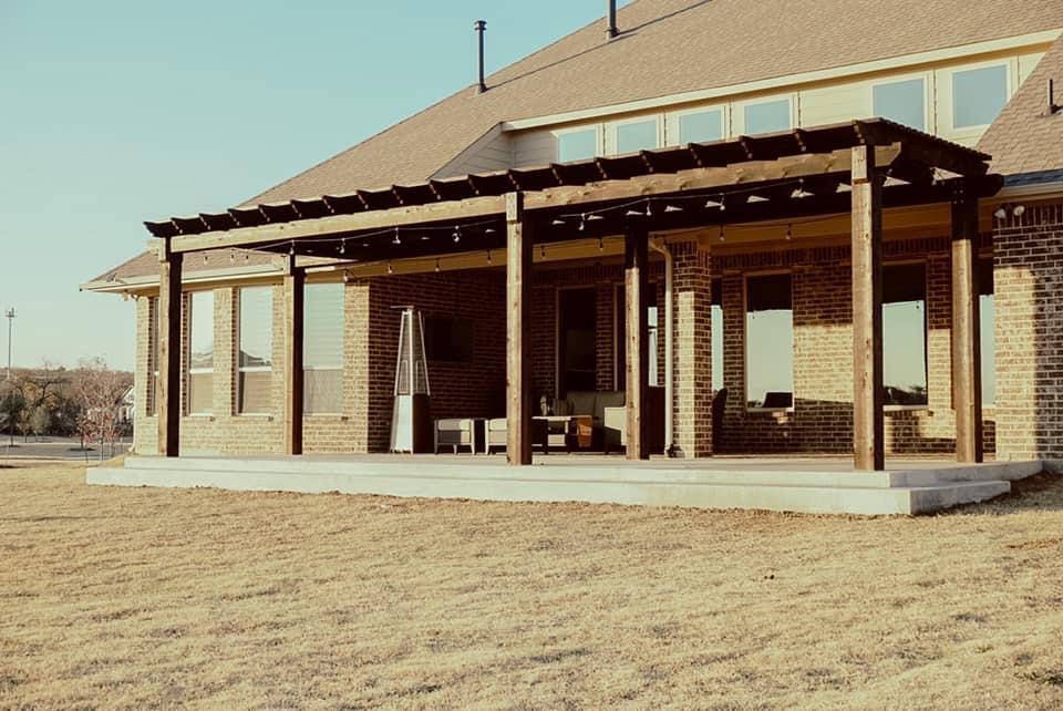 TRADITIONAL PERGOLA W/ HERCULES ROOF