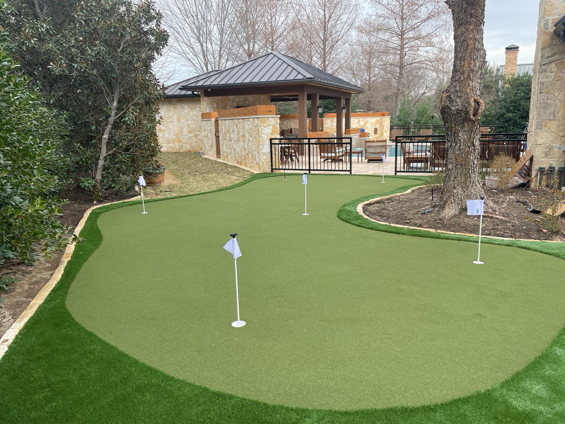 PUTTING GREEN, STEPPING STONES