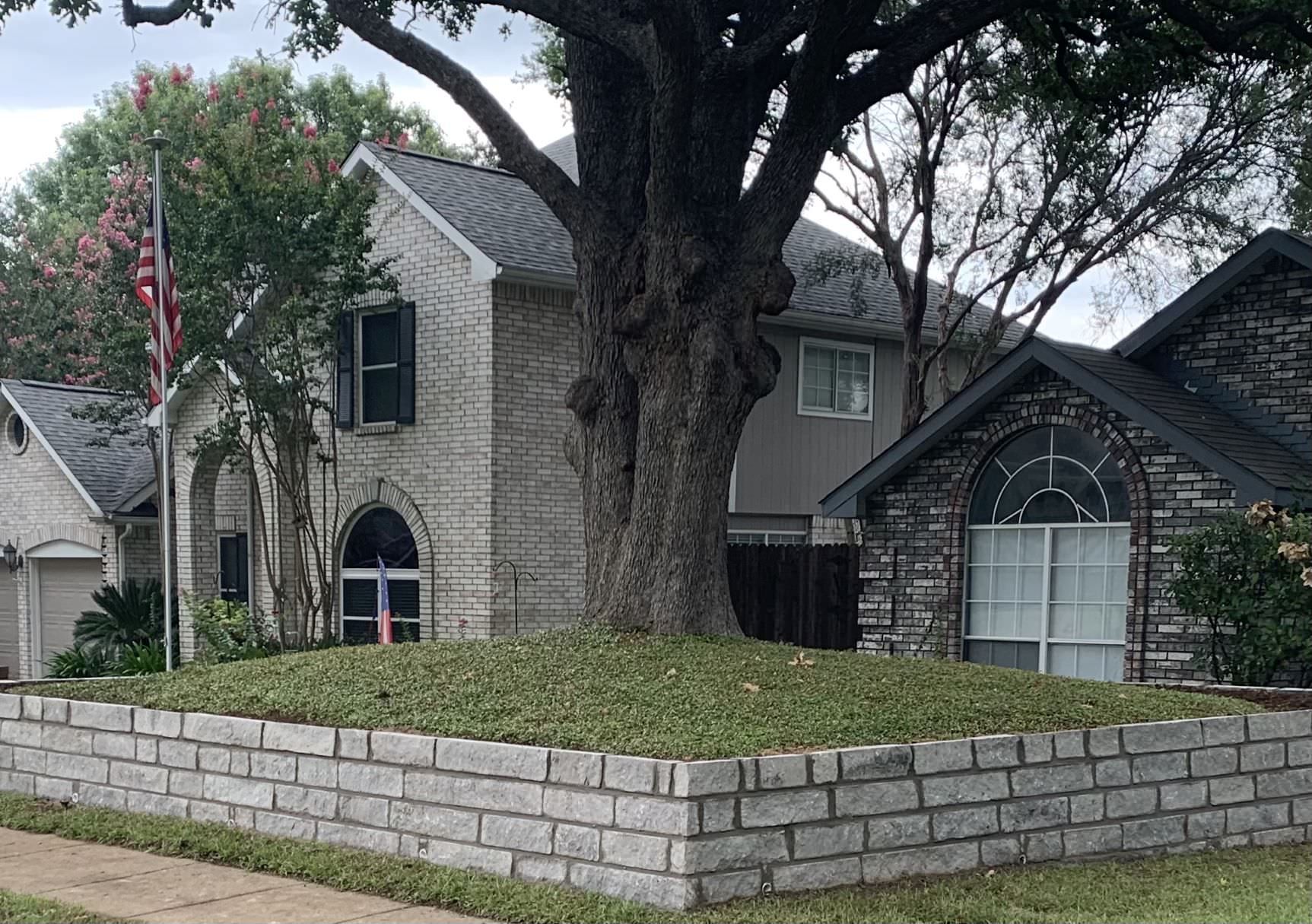 AUSTIN STONE RETAINING WALL