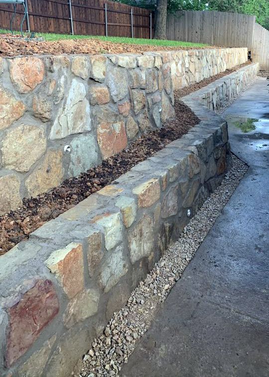 OKLAHOMA STONE TIERED RETAINING WALL
