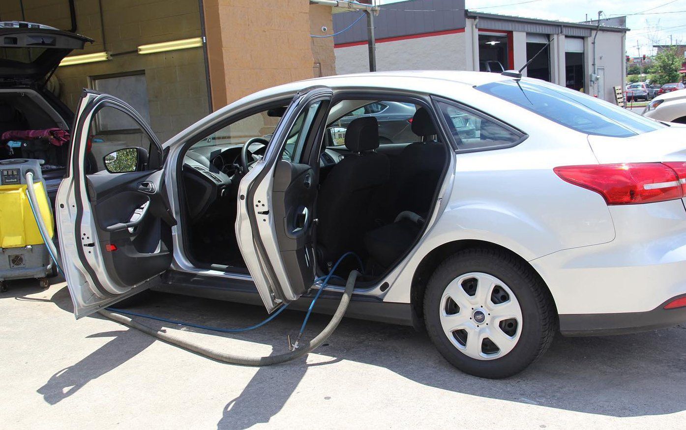 Exterior and interior car wash service