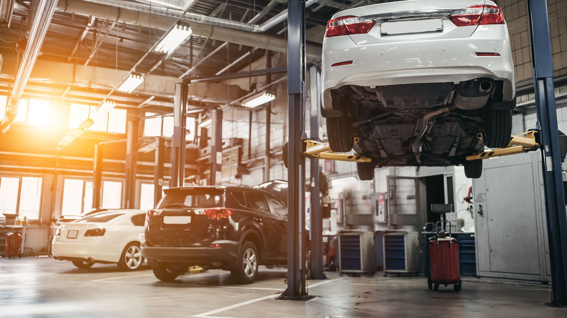 Car Repair Shops Glendale, AZ Lee's Auto Specialist