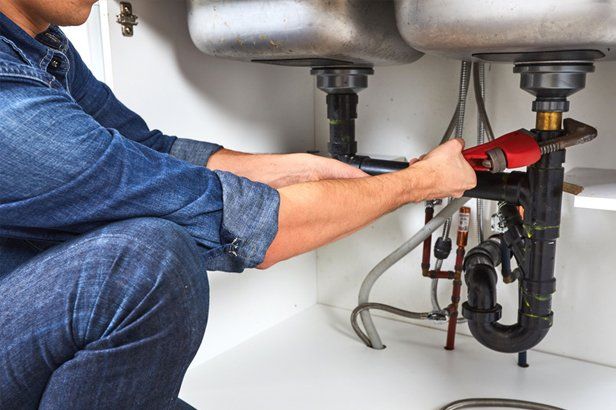 5 plumbing tools each home should have