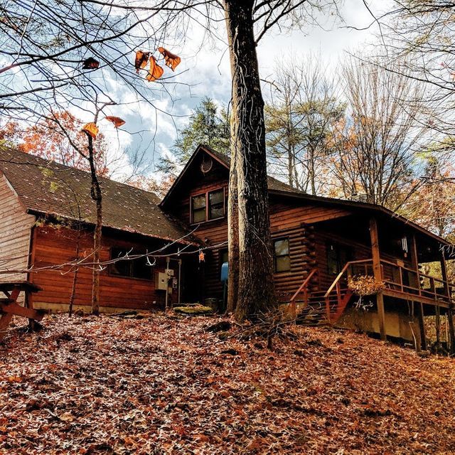 Hawthorn Haven Cabins & Chapel