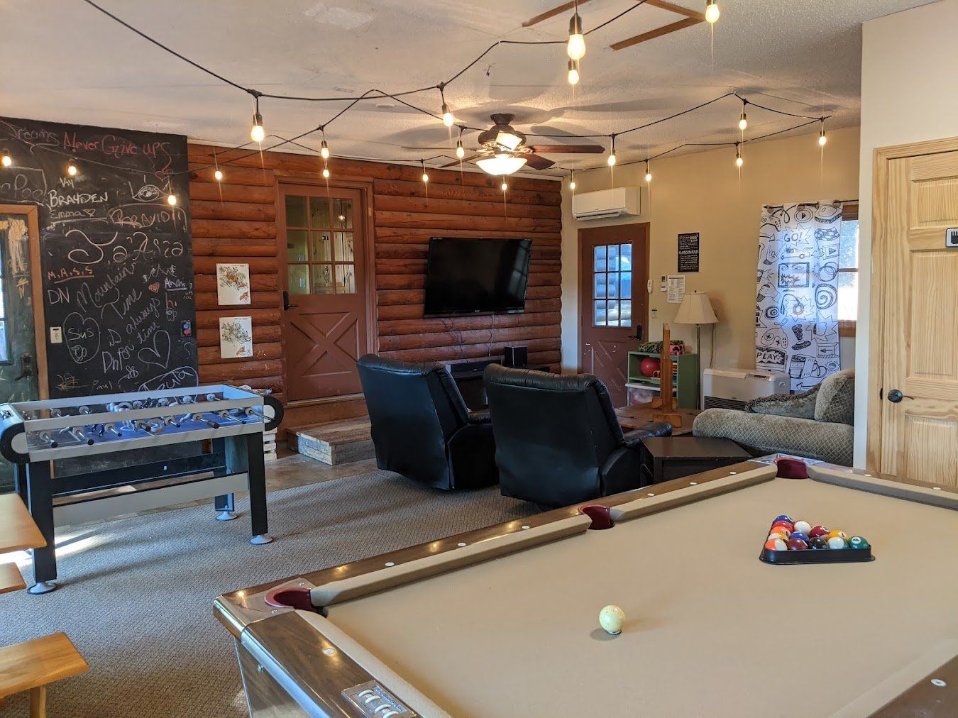 Lodge game room
