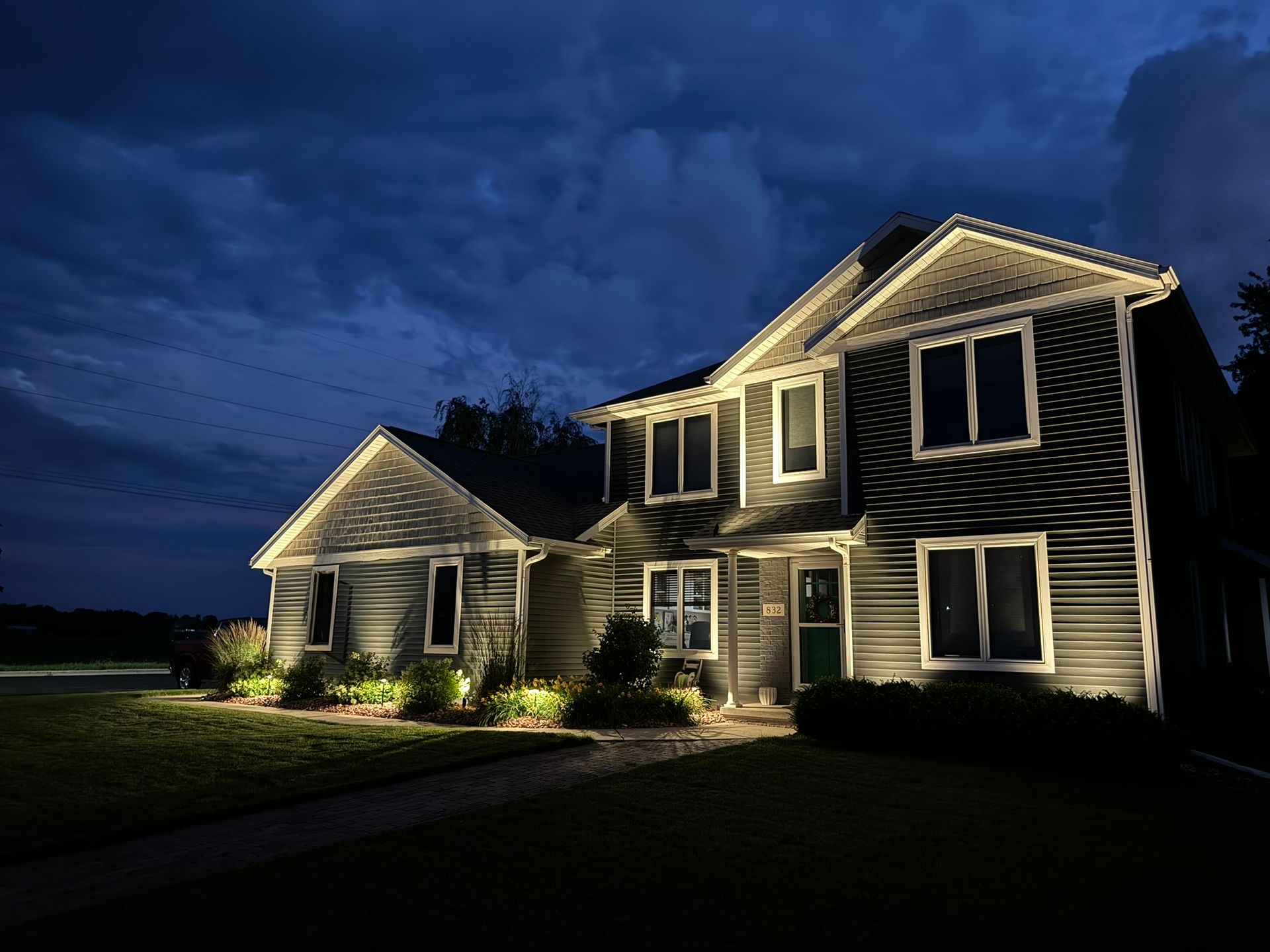 landscaping light installer