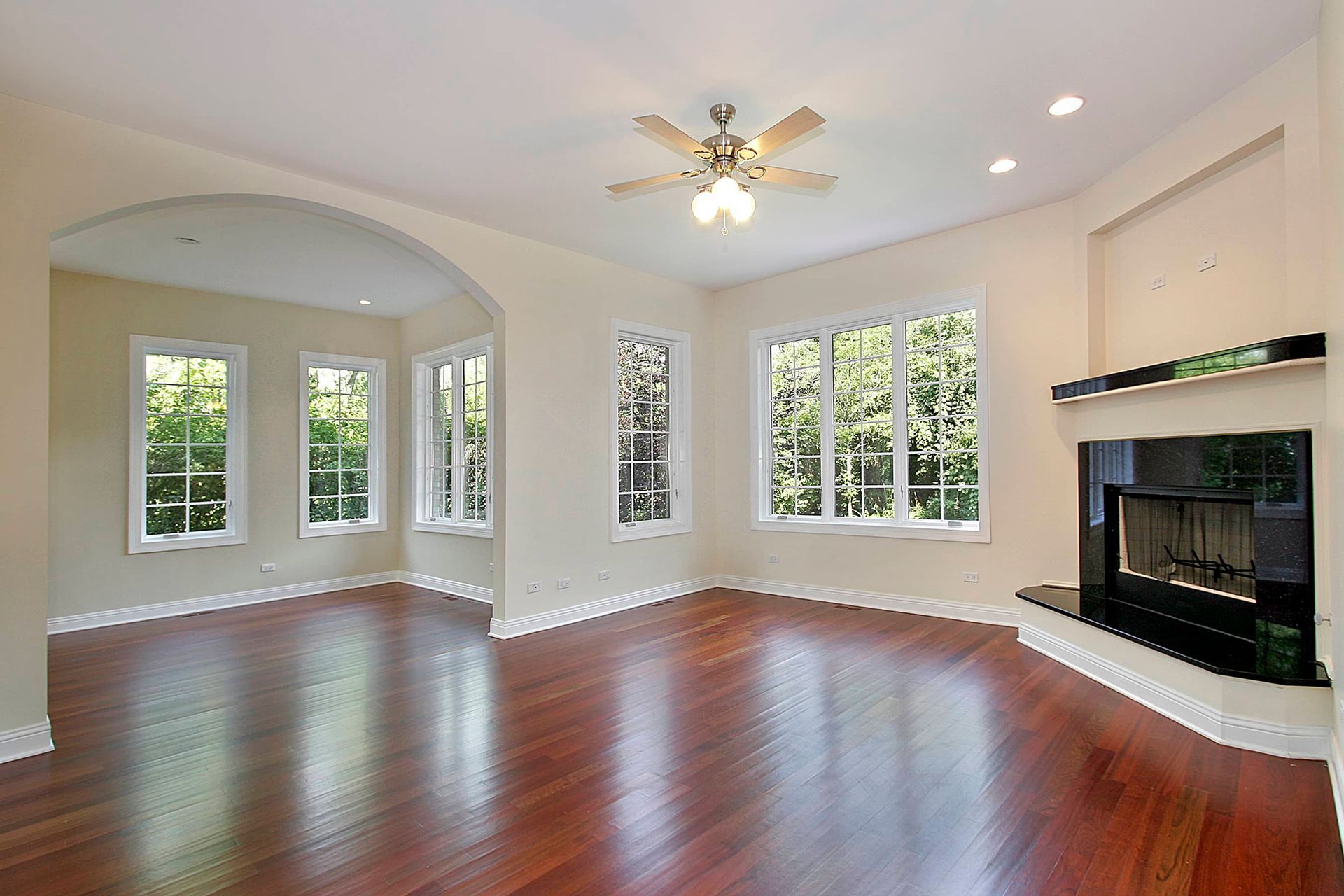 Spacious living room
