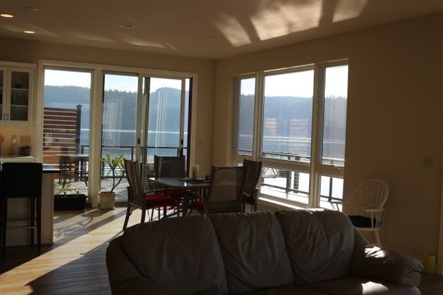 Spacious dining room