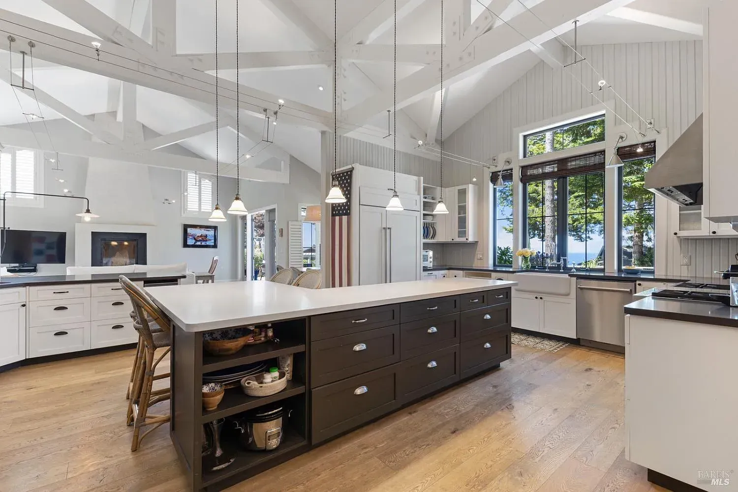 there is a large island in the middle of the kitchen