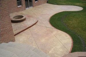 curved concrete patio