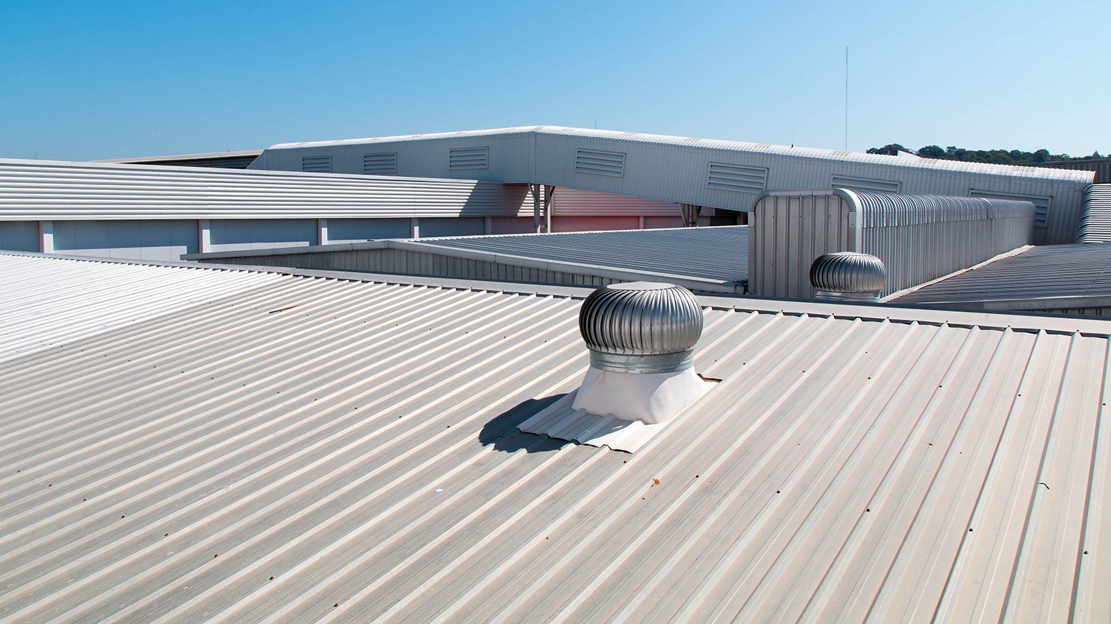 Commercial roofing service