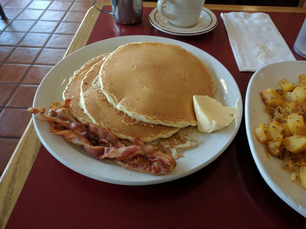 2-pc pancakes and bacon
