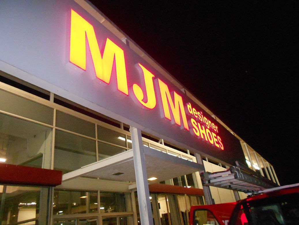 Provide Emergency Board Up Services