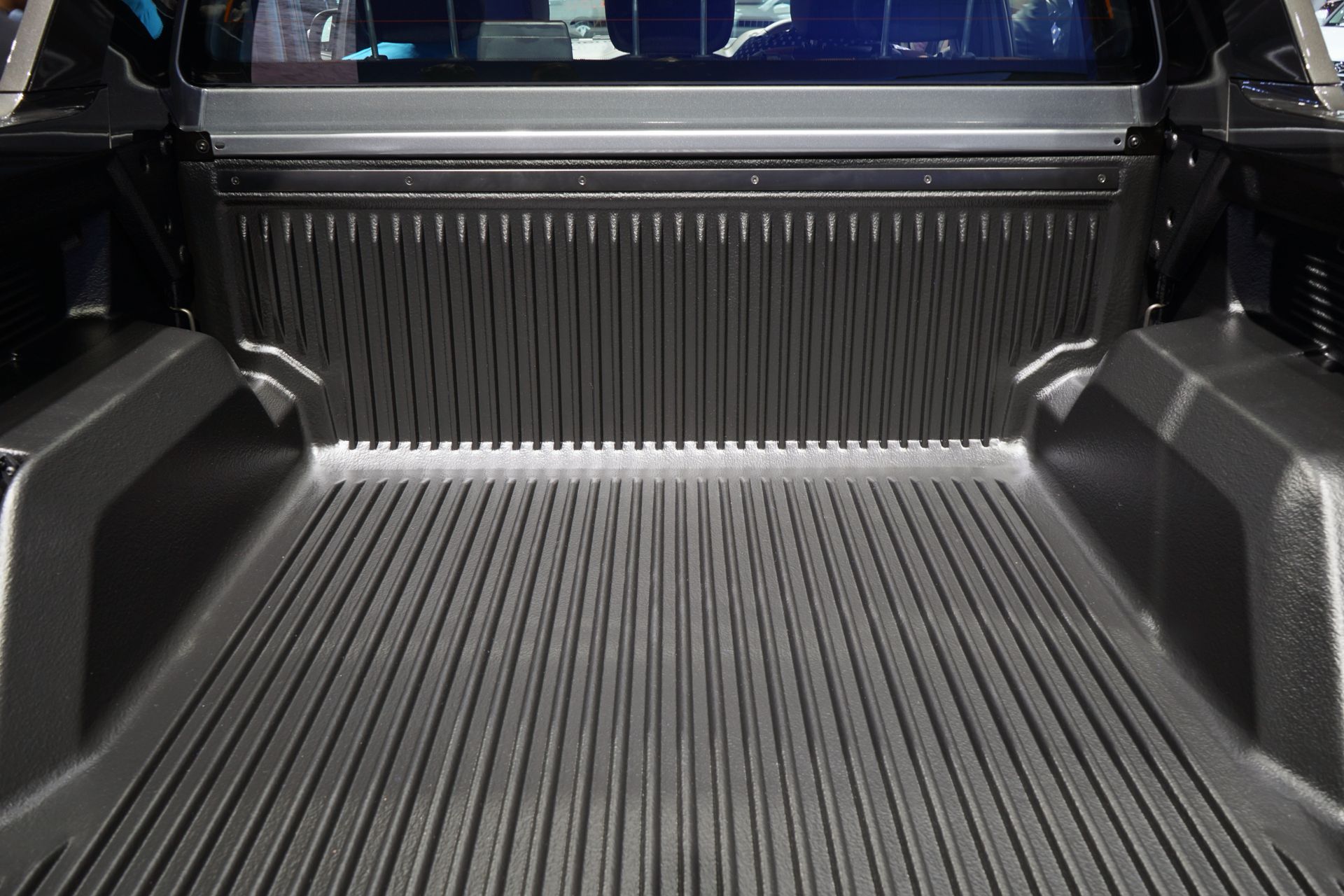 truck accessory services