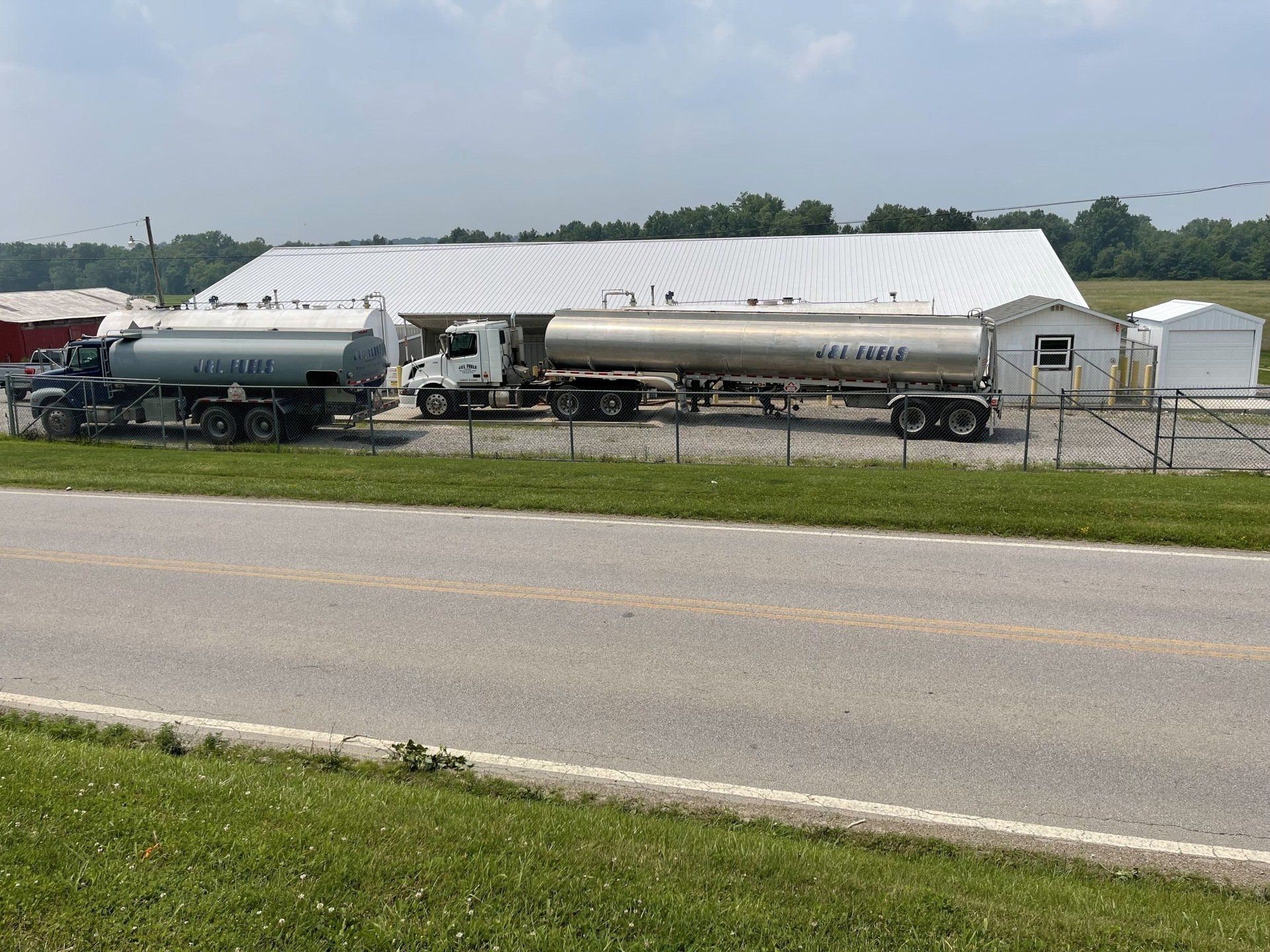 J & L Fuels Inc Truck