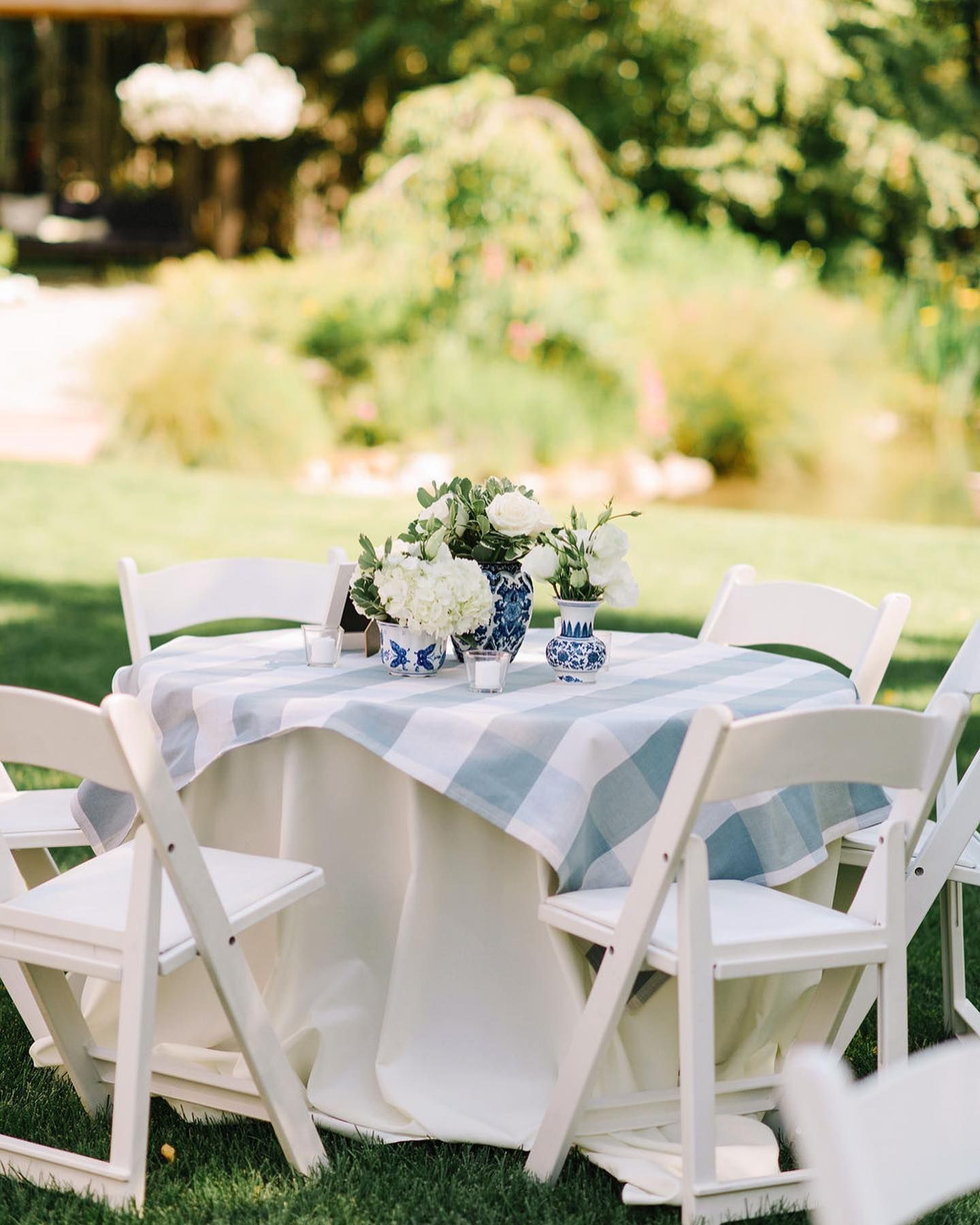 casual event table and chairs