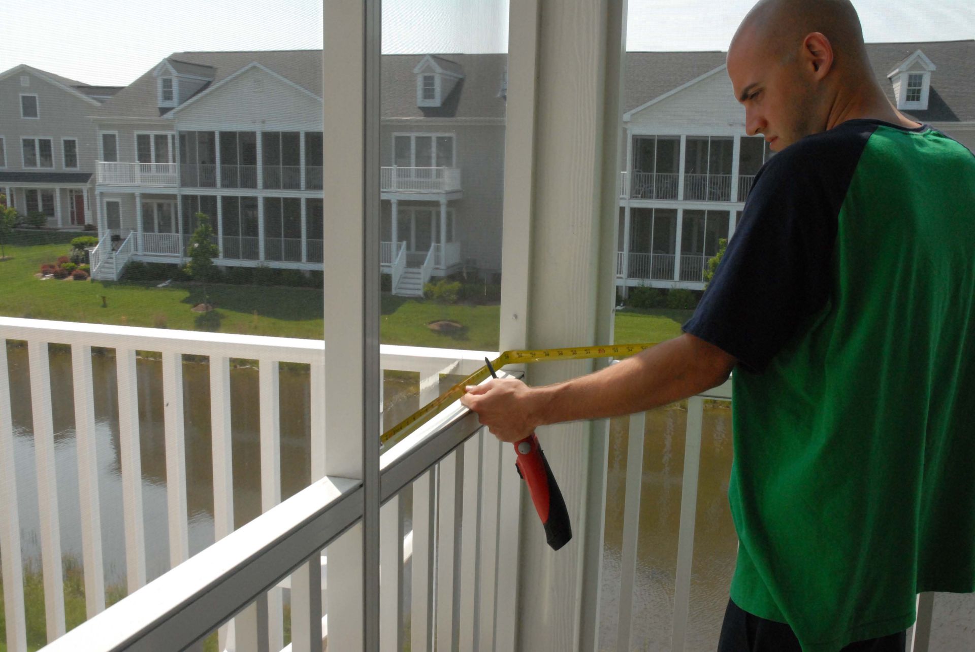 retractable screen