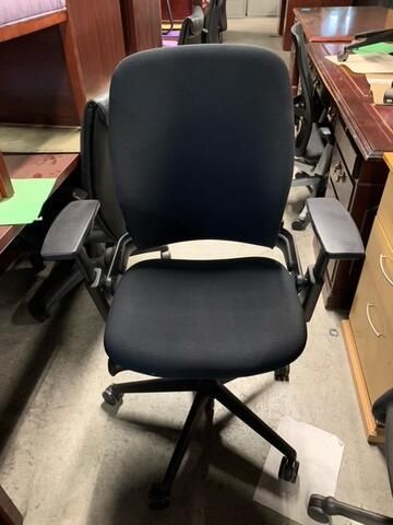 Used Steelcase Leap V2 Desk Chair