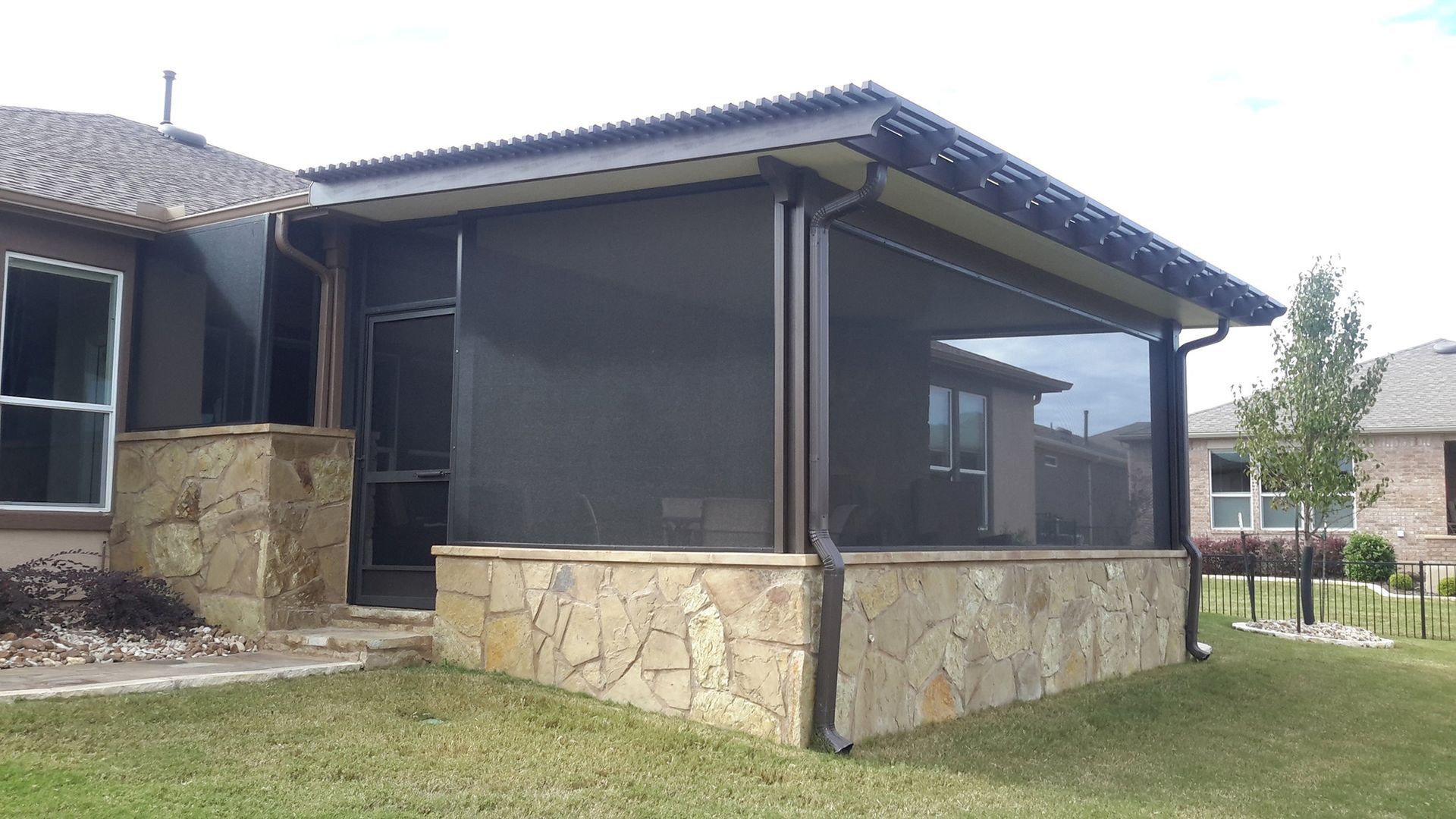 Screen room installation