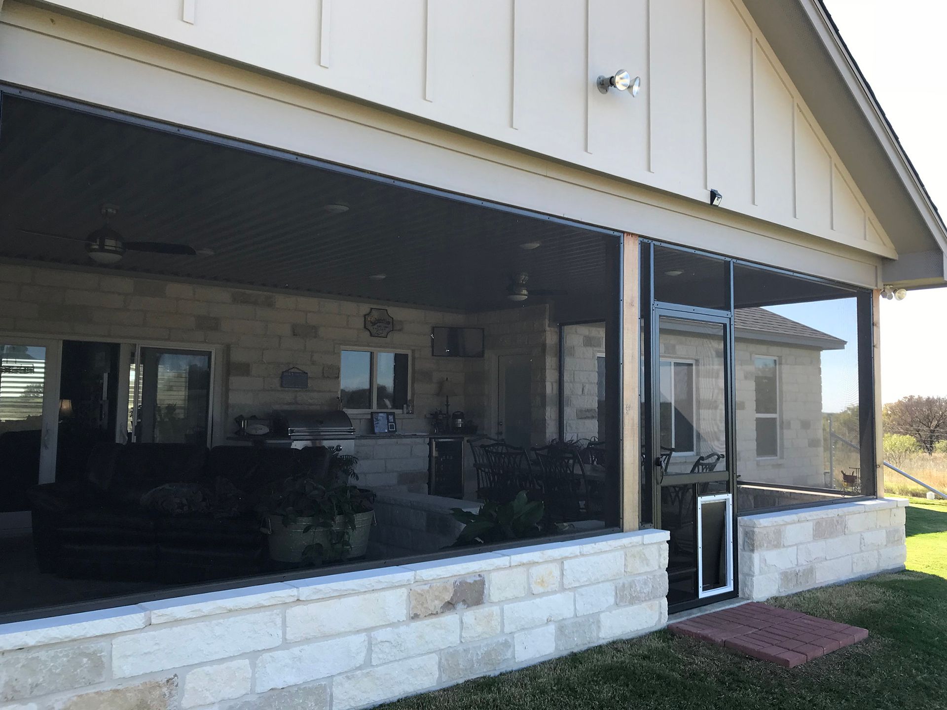 Screen room installation