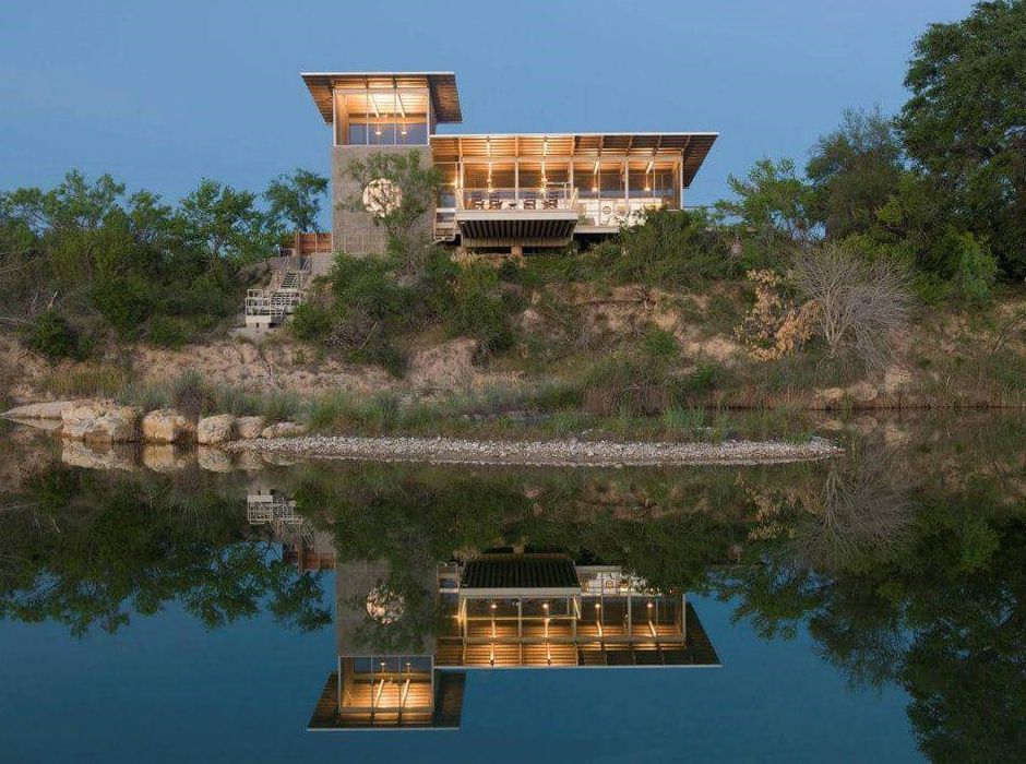 Screen room installation