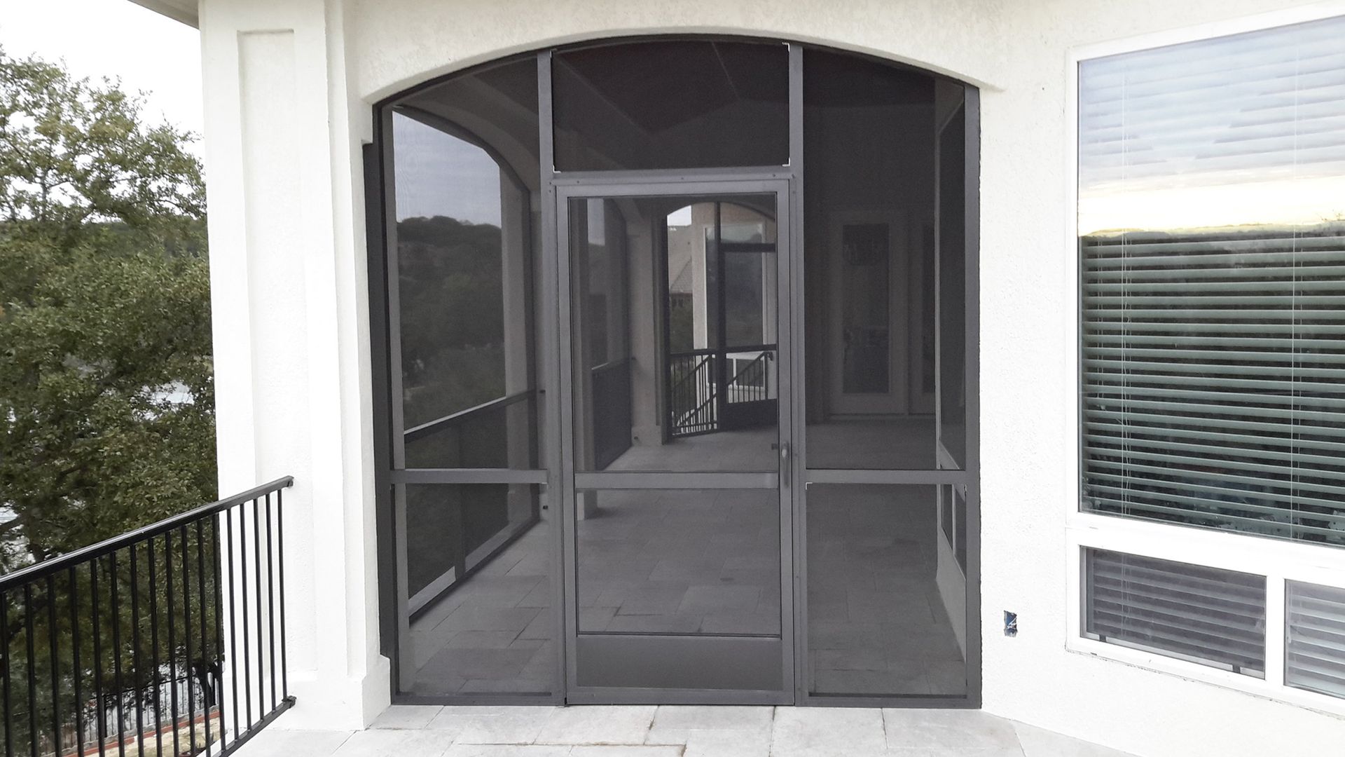 Screen room installation