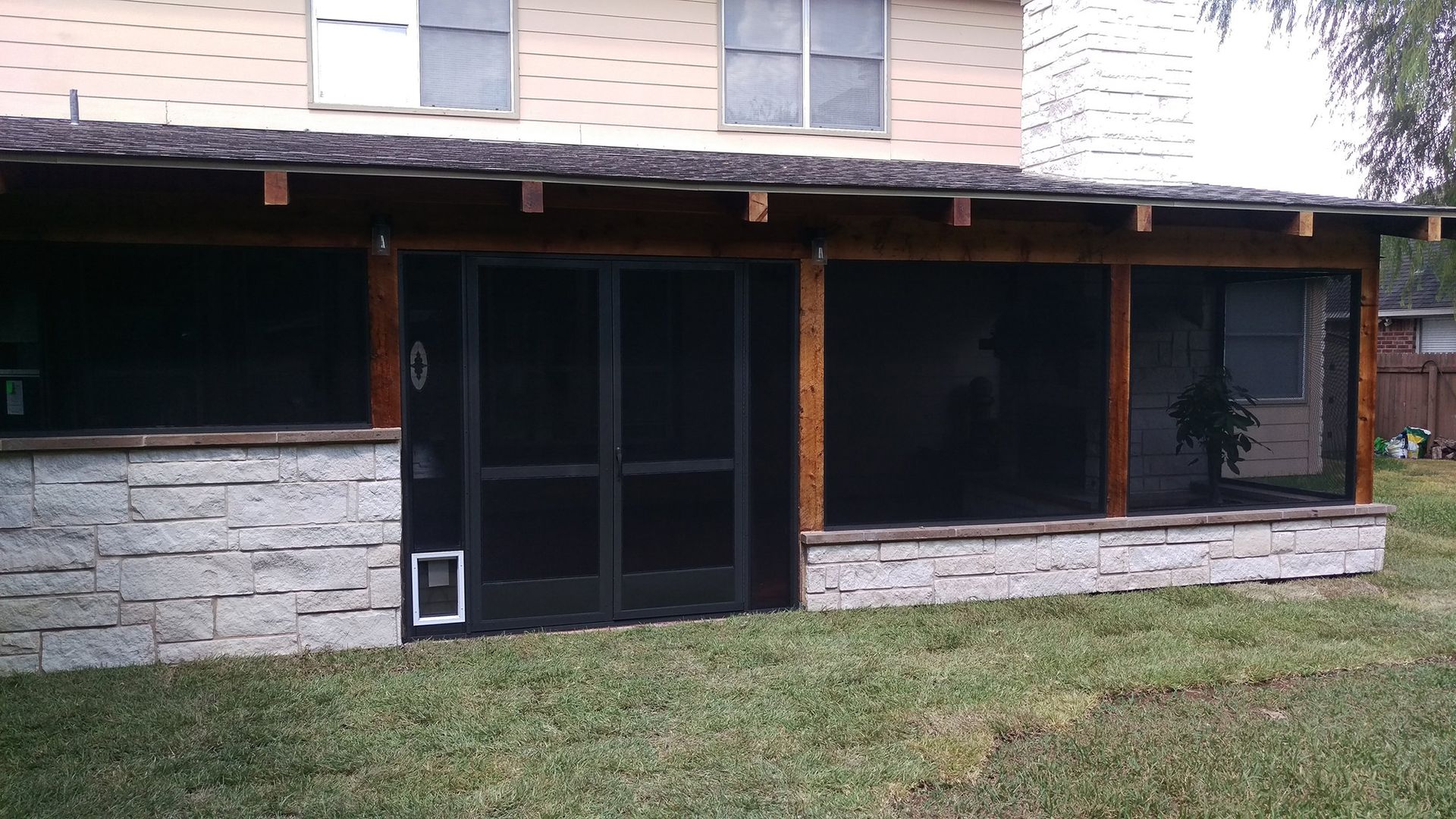 Screen room installation