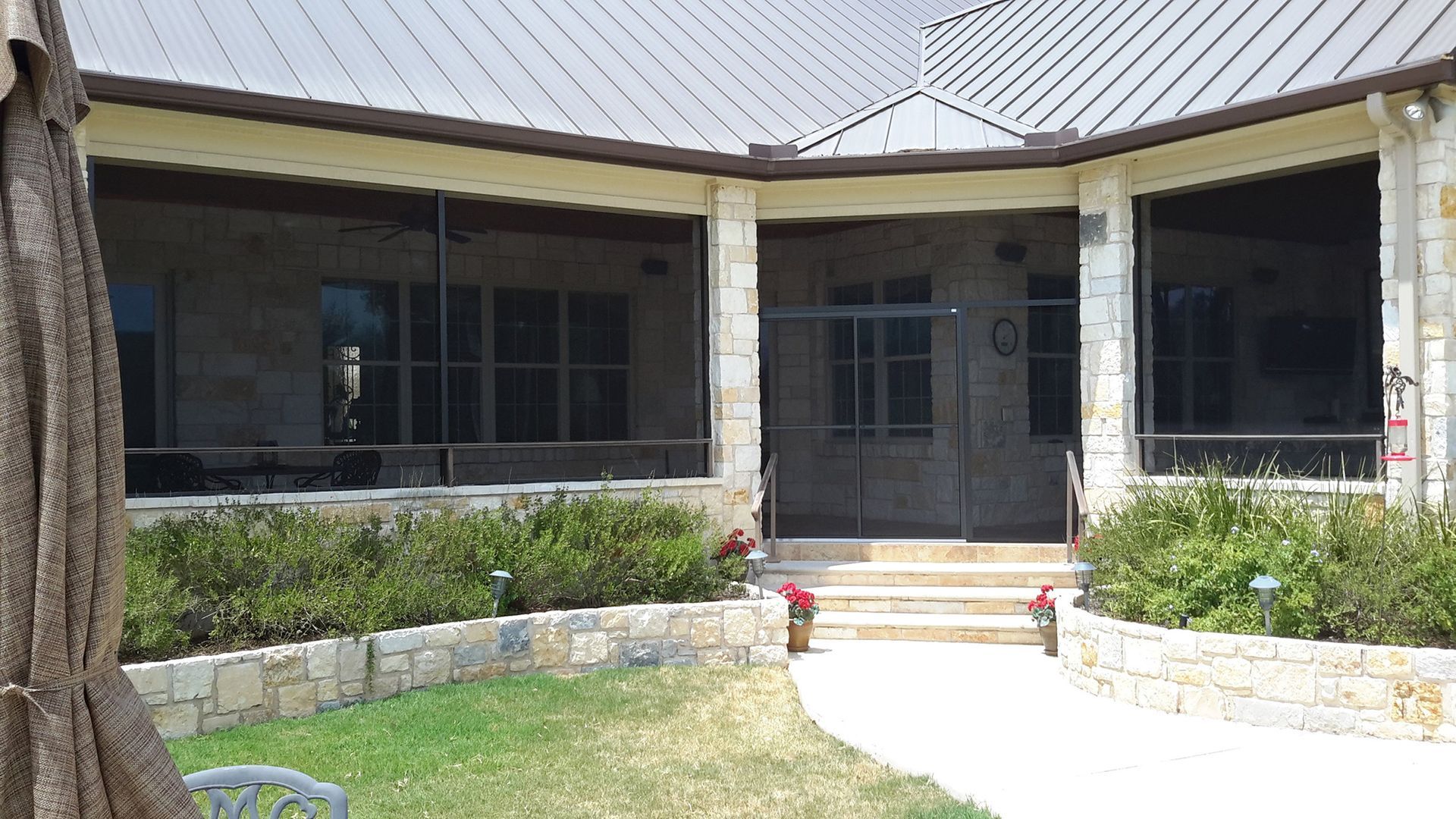 Screen room installation