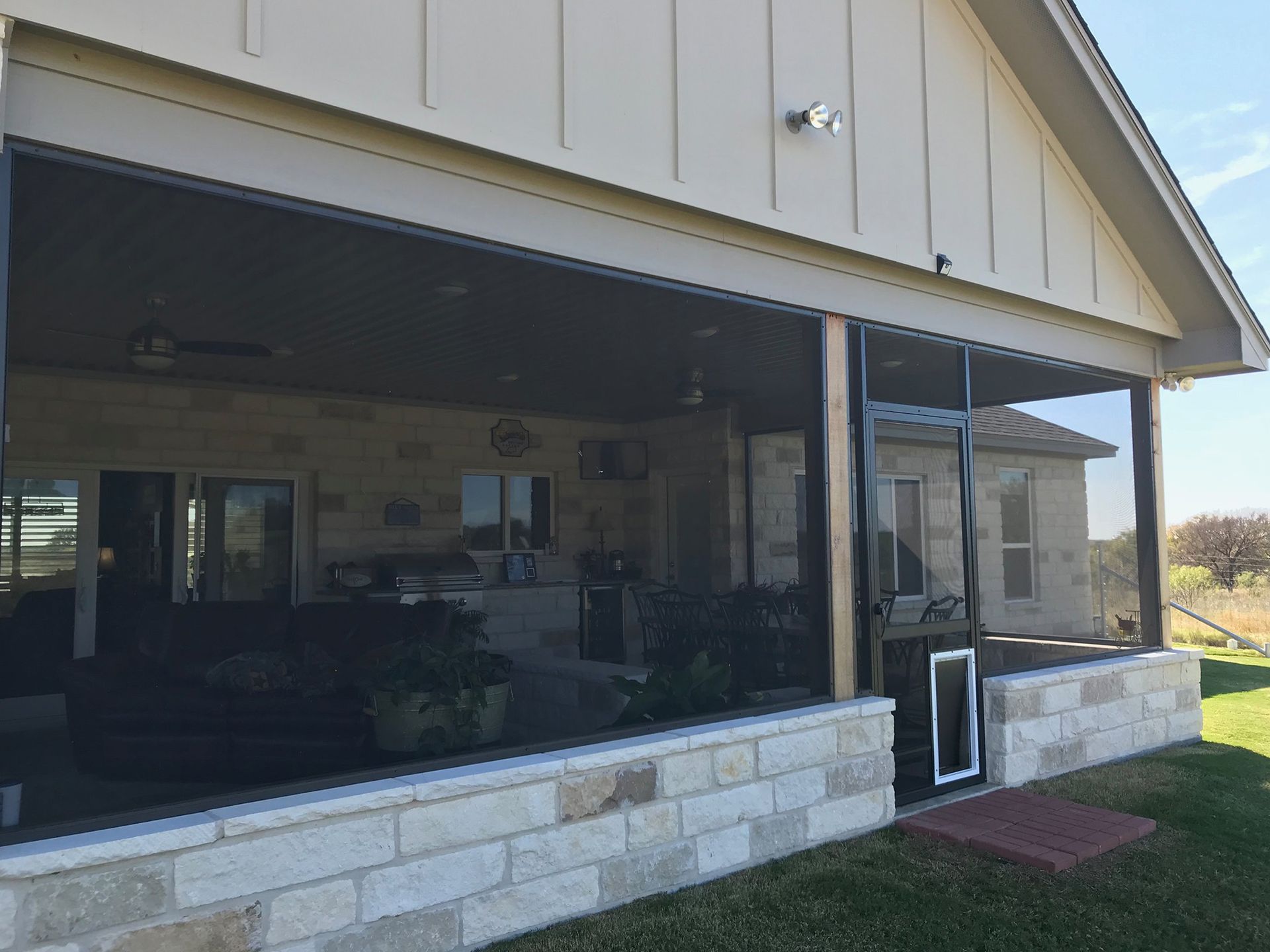 Screen room installation