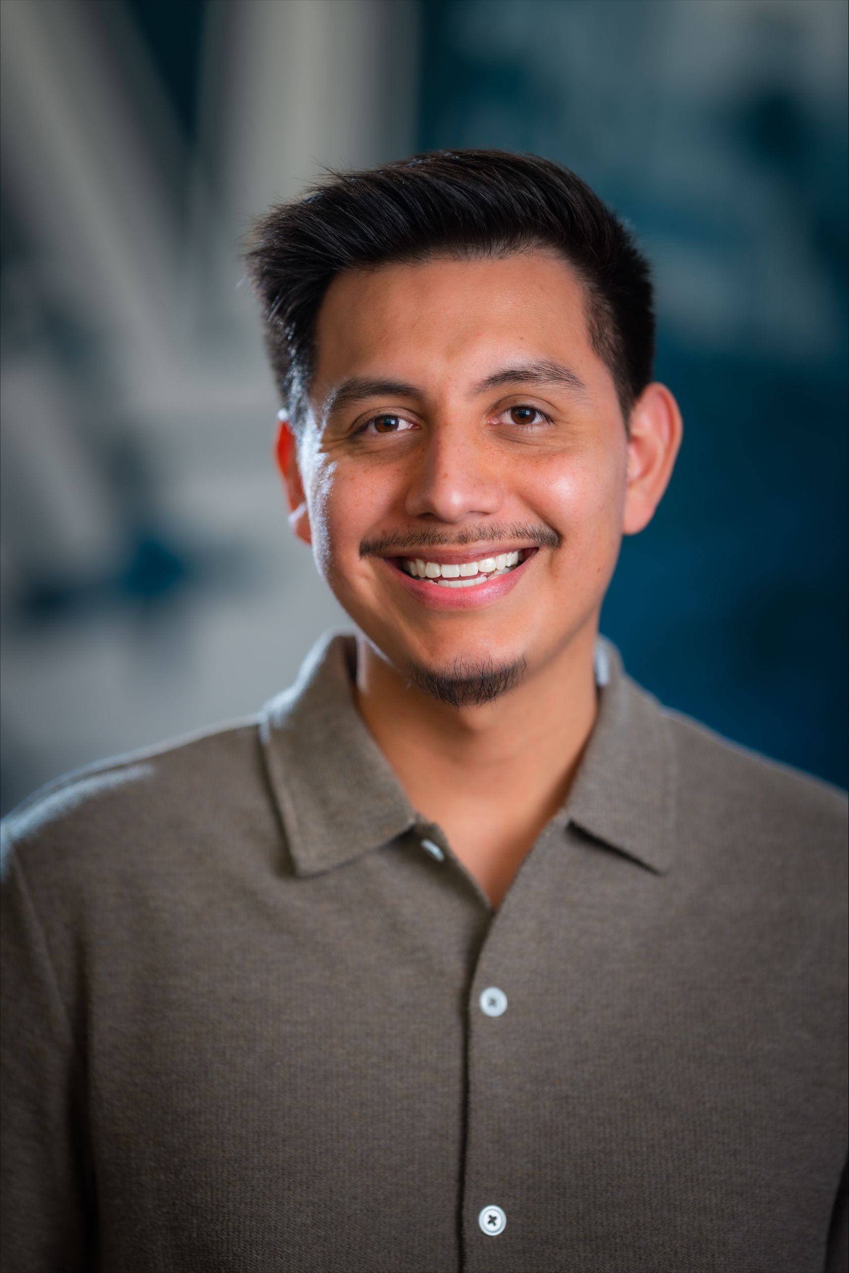Jason, Bilingual Loan Partner