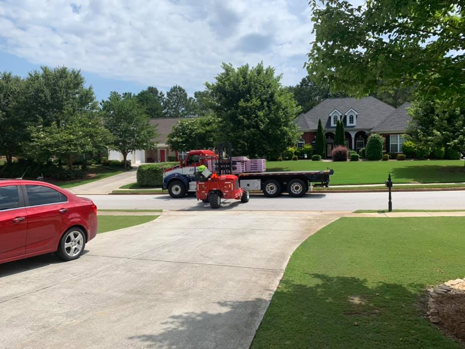 Glam Roofing and Contracting truck